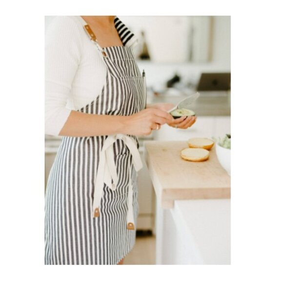 BUSINESS & PLEASURE CO. Lauren's Navy Stripe Apron (BRAND-NEW!) - Picture 3 of 8